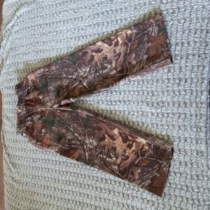 Boys under armour size 7 camo athletic pants